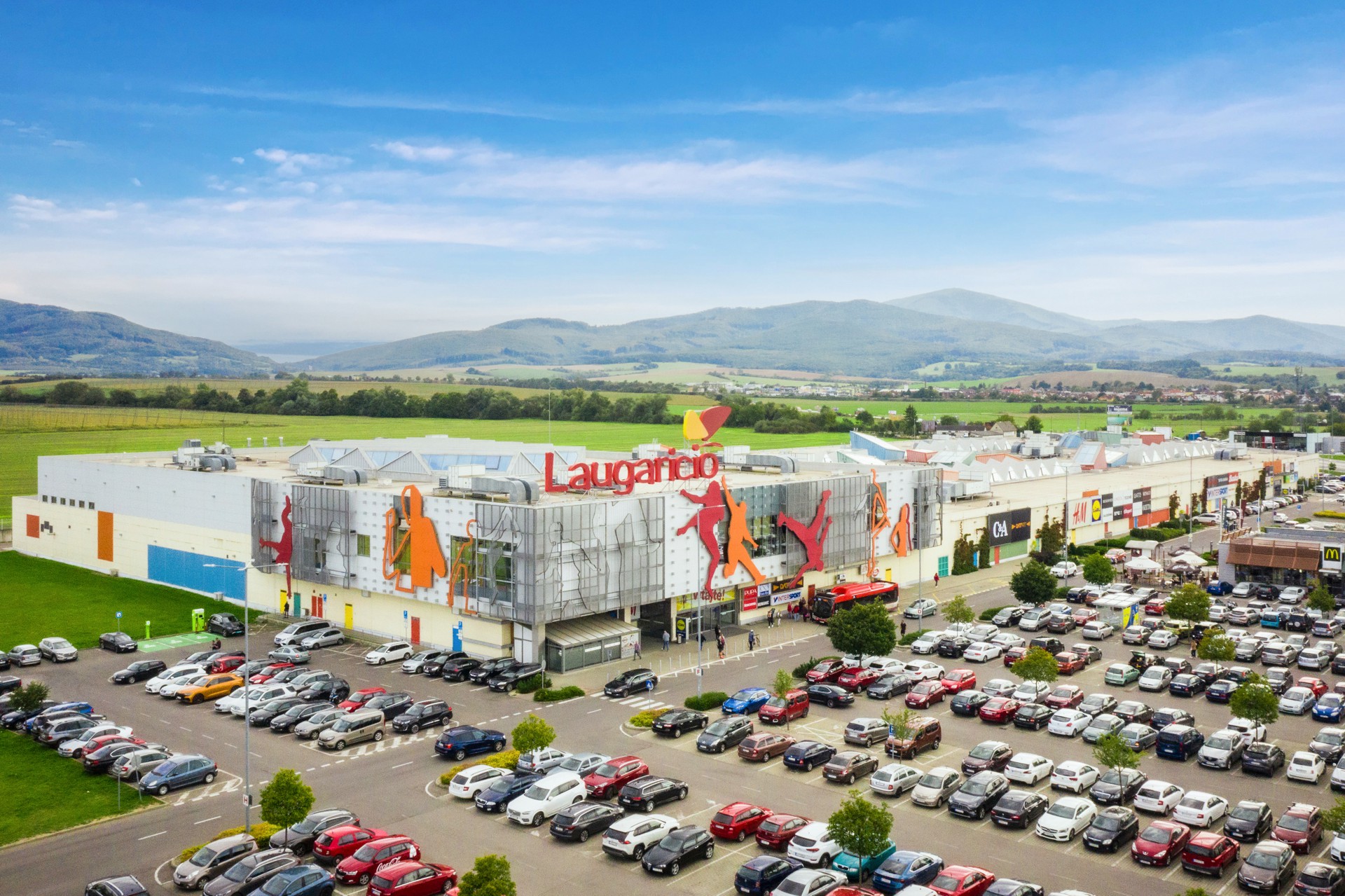 LAUGARICIO shopping center